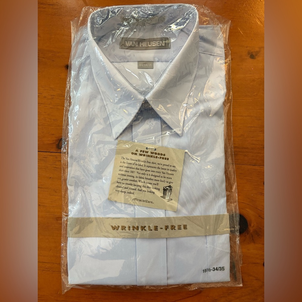 NWT Van Heusen Blue Men’s Dress Shirt No Iron Breathable Button Down Long Sleeve